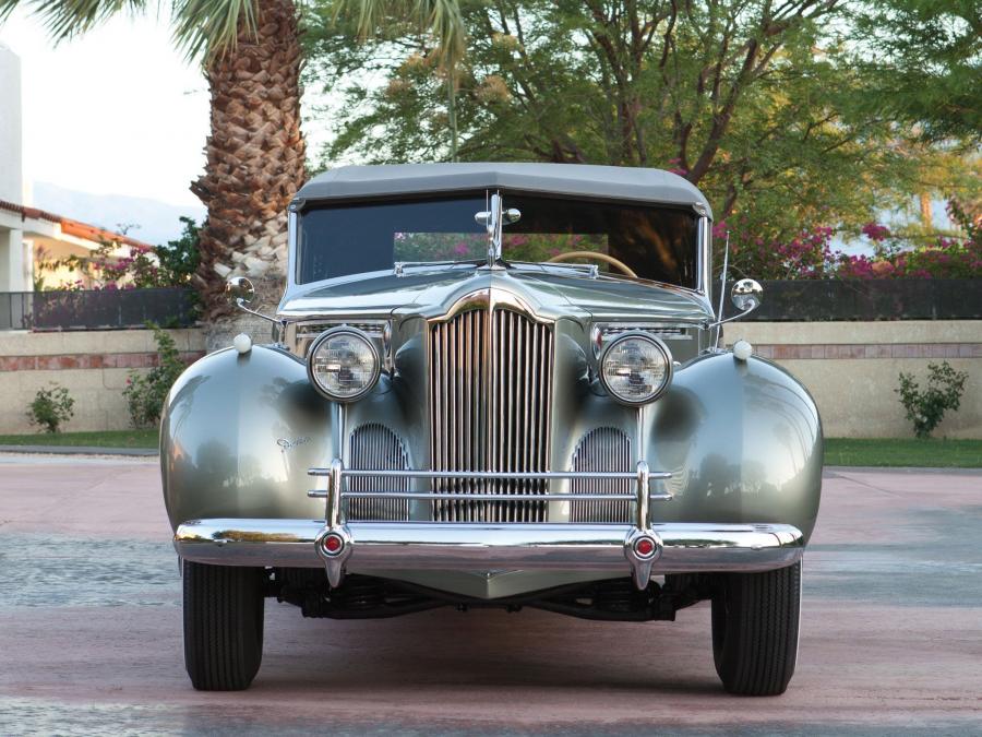  Packard 180 Super Eight Convertible Sedan by Darrin 1940 года  (фото 6 из 10)